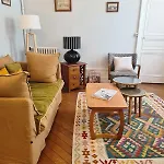 85 L Ideal , Quiet Charm In Apartment Tours