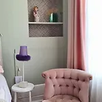 Apartment 85 L Ideal , Quiet Charm In *