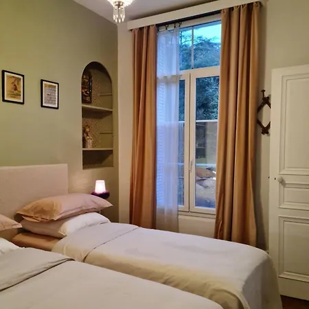 85 L Idéal , Quiet Charm In Tours