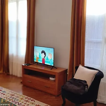85 L Ideal , Quiet Charm In Apartment
