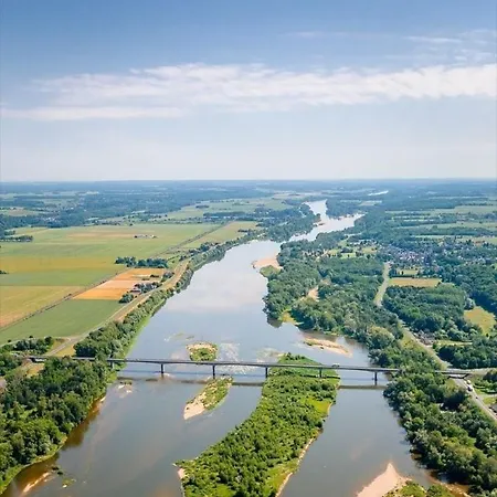 85 L Idéal , Quiet Charm In Tours
