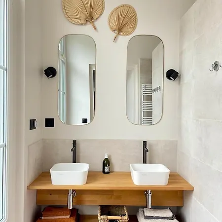 85 L Idéal , Quiet Charm In * Tours