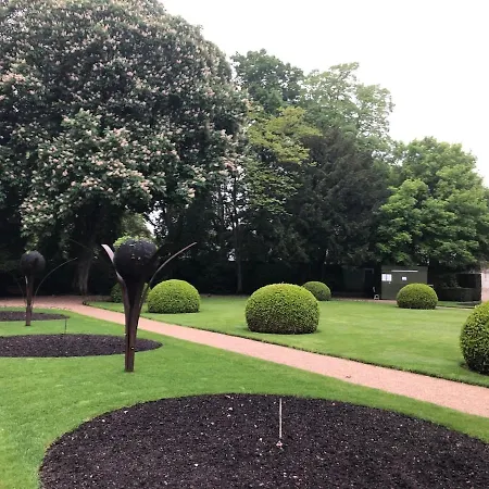 85 L Ideal , Quiet Charm In