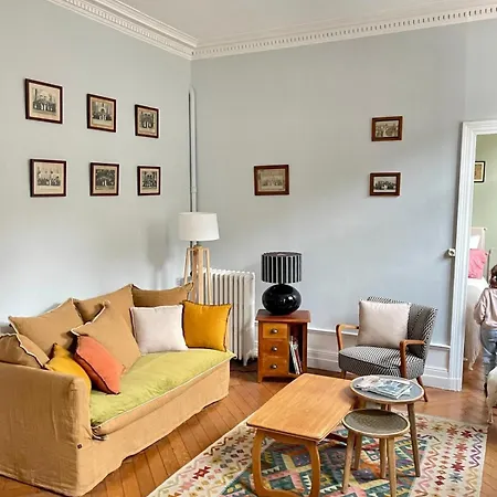 85 L Idéal , Quiet Charm In Tours