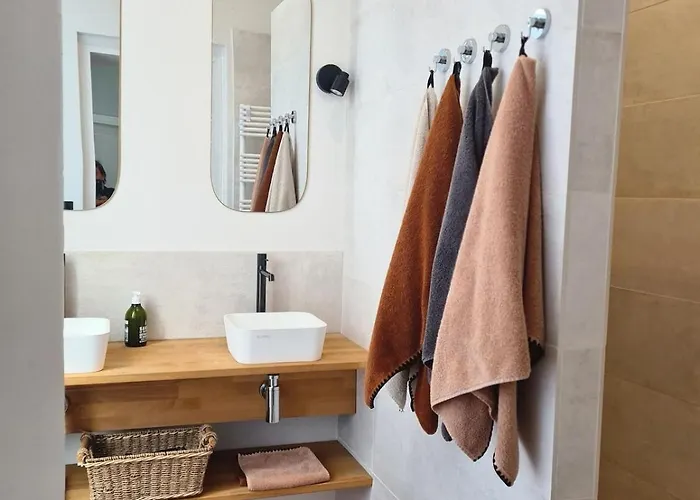 85 L Ideal , Quiet Charm In