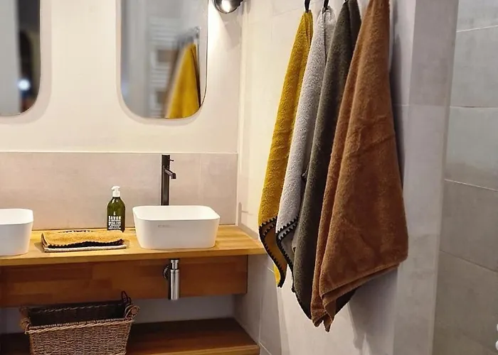 85 L Ideal , Quiet Charm In * Tours