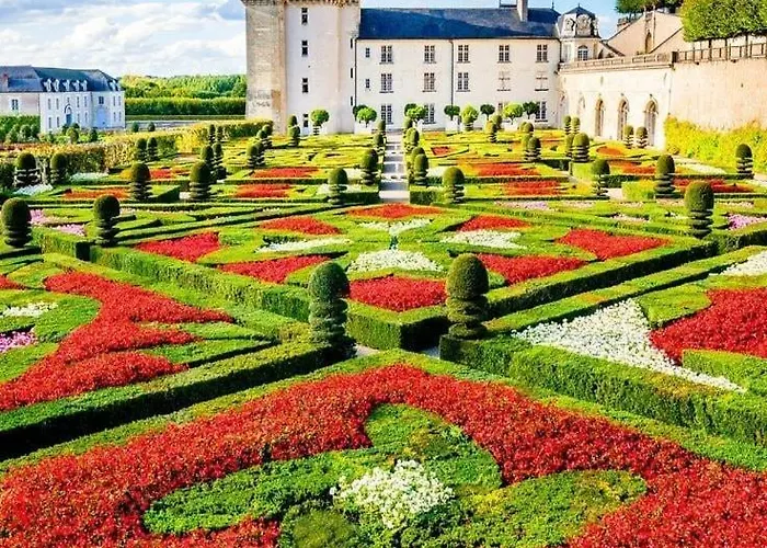 85 L Ideal , Quiet Charm In *