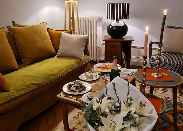 85 L Ideal , Quiet Charm In *