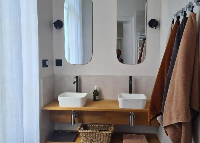 85 L Ideal , Quiet Charm In Tours