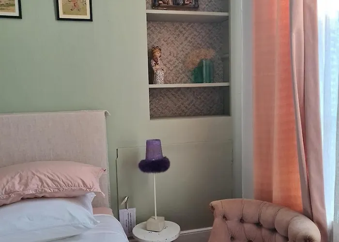 85 L Ideal , Quiet Charm In *