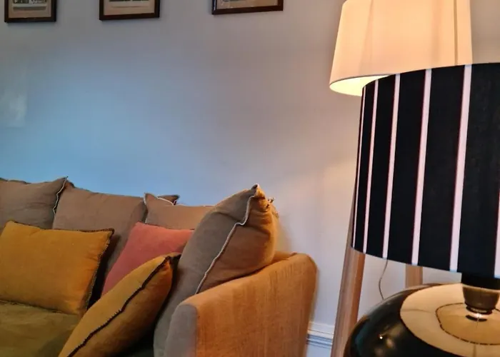 85 L Ideal , Quiet Charm In Lägenhet *