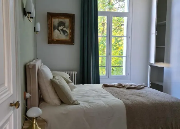 85 L Ideal , Quiet Charm In Lejlighed